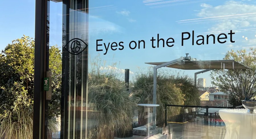 essilorluxottica, eyes, planet